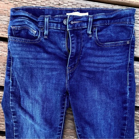 Levi’s Jeans - Picture 2 of 3